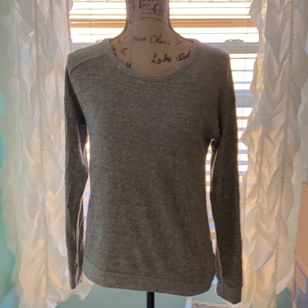 Harlowe & Graham top size small.